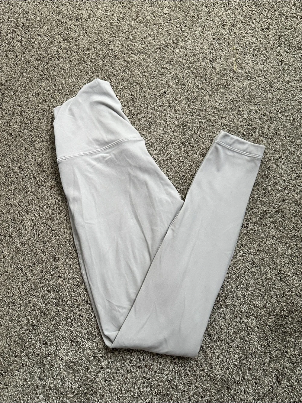 lululemon athletica Light Gray Performance  leggings size 6 gym, workout active